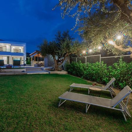 Antonia Villa - Luxurious Serenity With Private Pool, By Zantewize Kalipádhon المظهر الخارجي الصورة