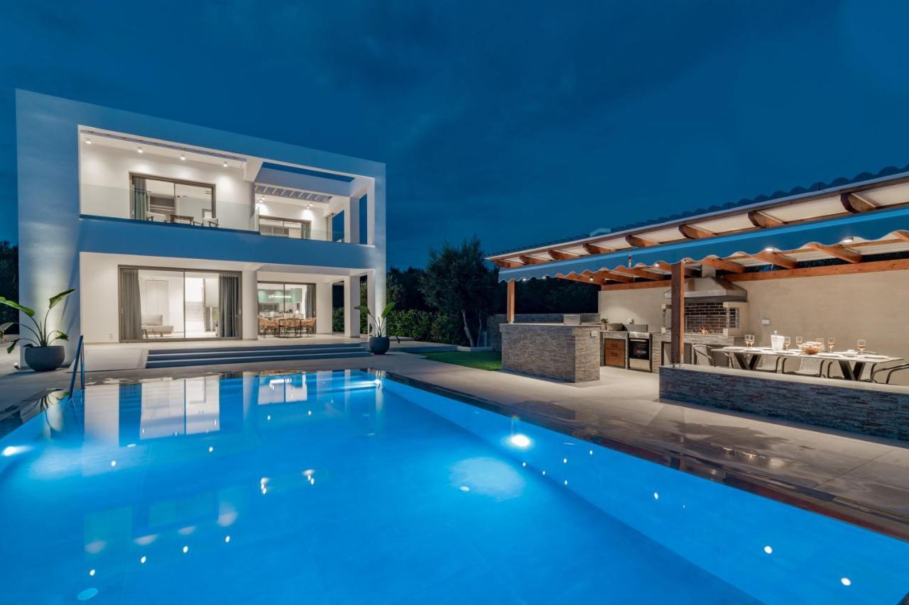 Antonia Villa - Luxurious Serenity With Private Pool, By Zantewize Kalipádhon المظهر الخارجي الصورة