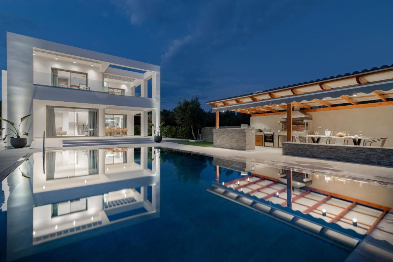 Antonia Villa - Luxurious Serenity With Private Pool, By Zantewize Kalipádhon المظهر الخارجي الصورة